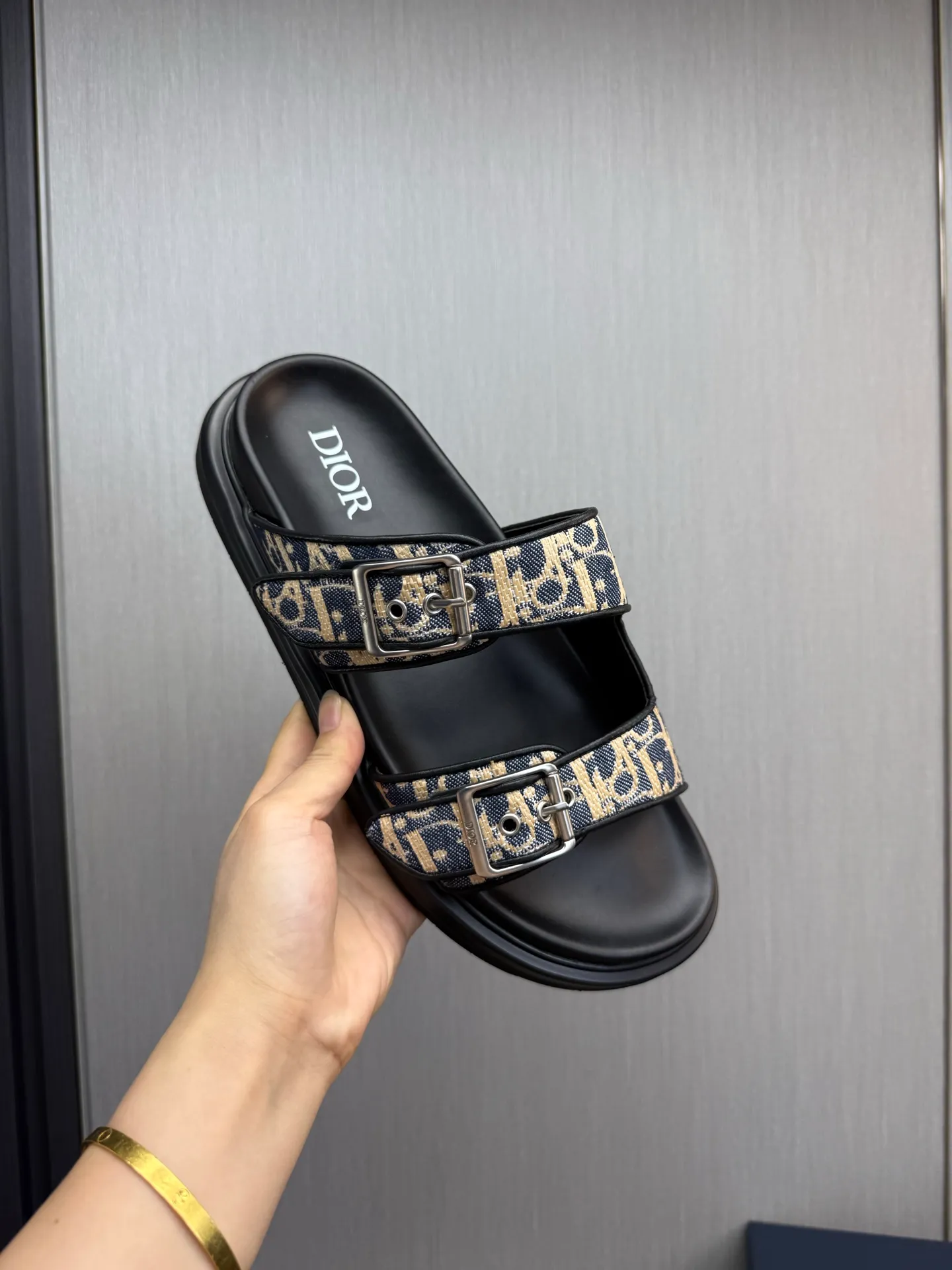 Men's shoes 💰300💰 Dior. Men's slippers 🩴Official website 1:1 production 38-45 yards 45 46 🉑️Customized original material shipped✅